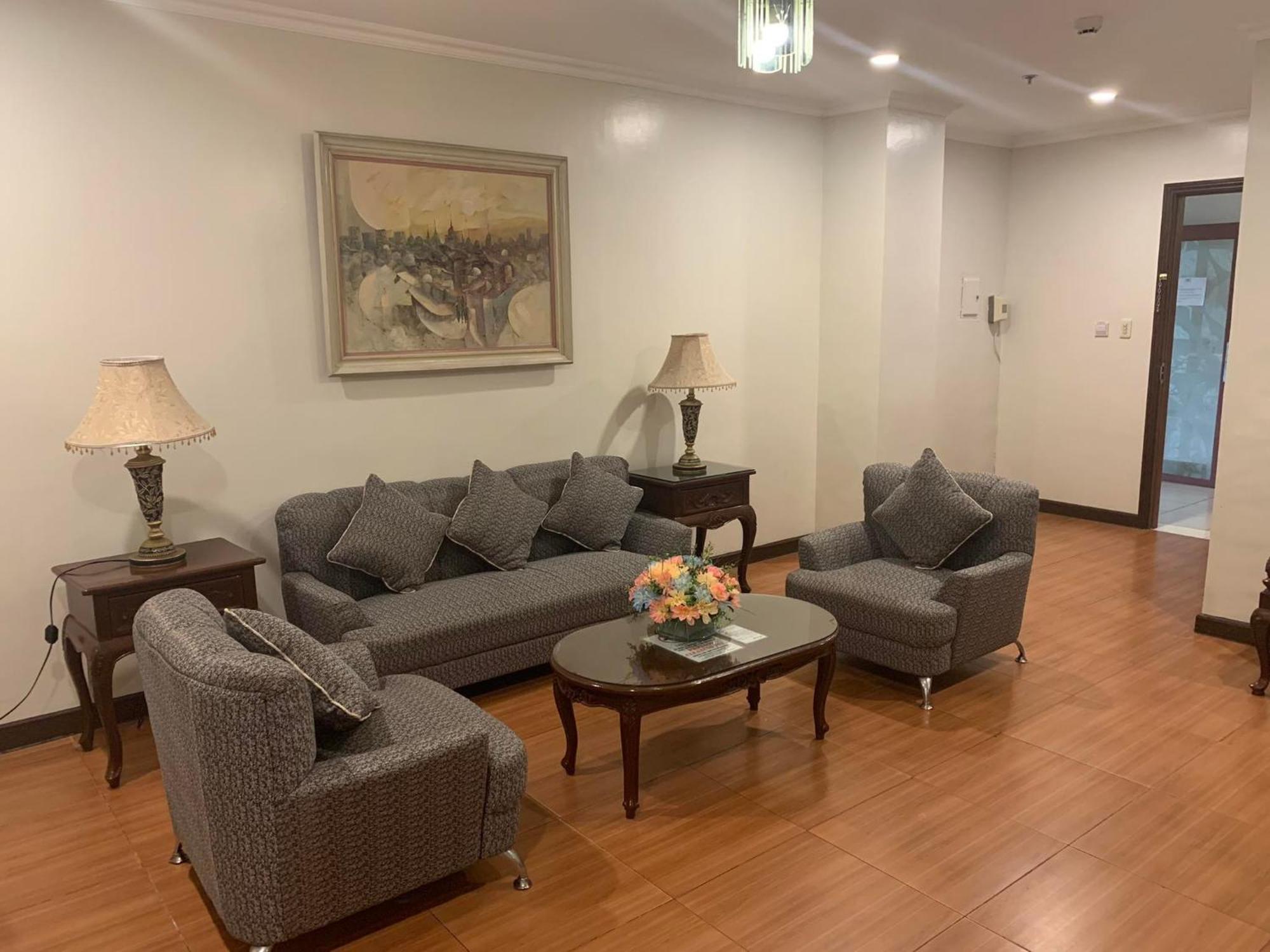 Crown Royale Hotel Balanga Extérieur photo