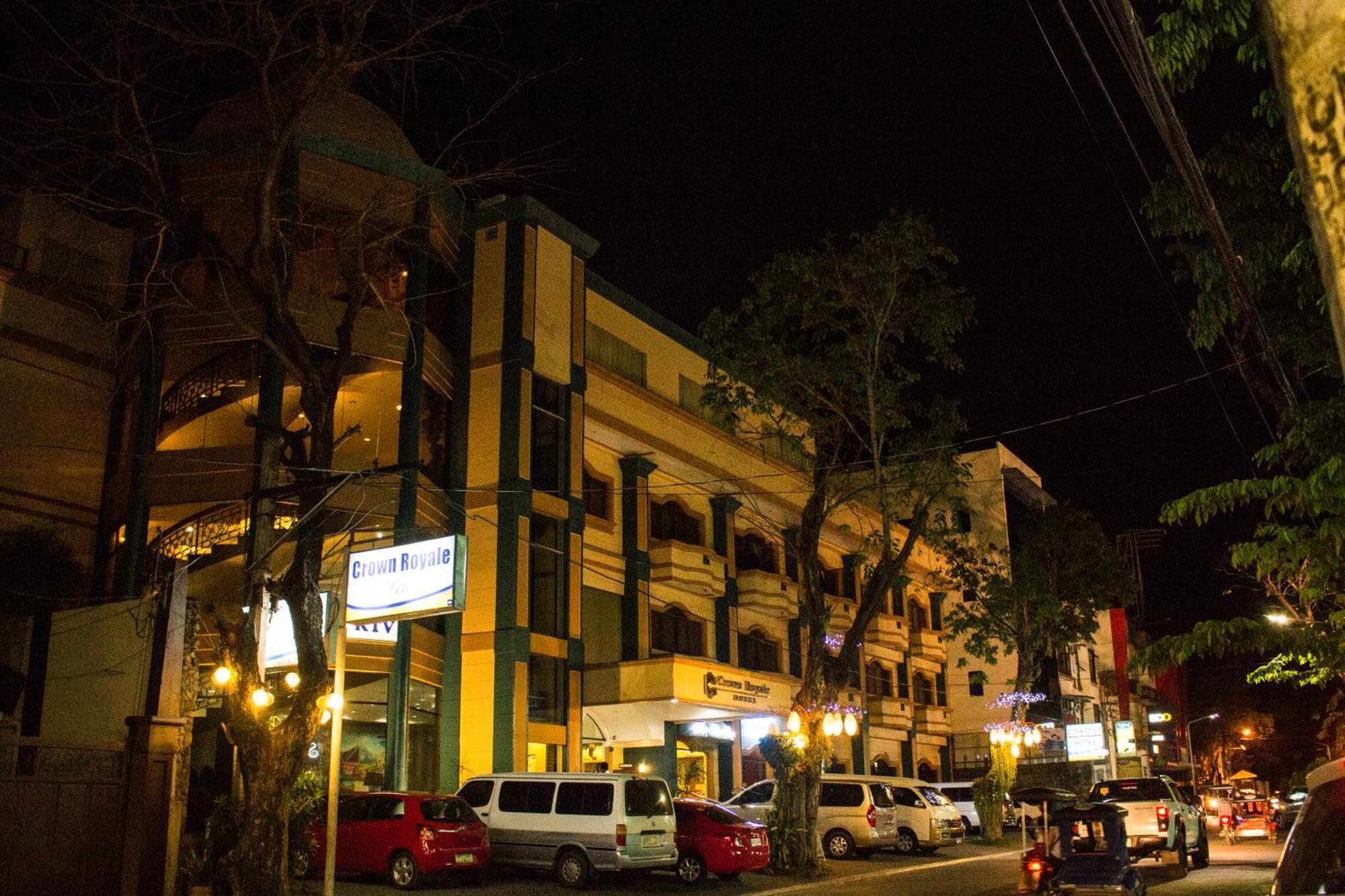 Crown Royale Hotel Balanga Extérieur photo