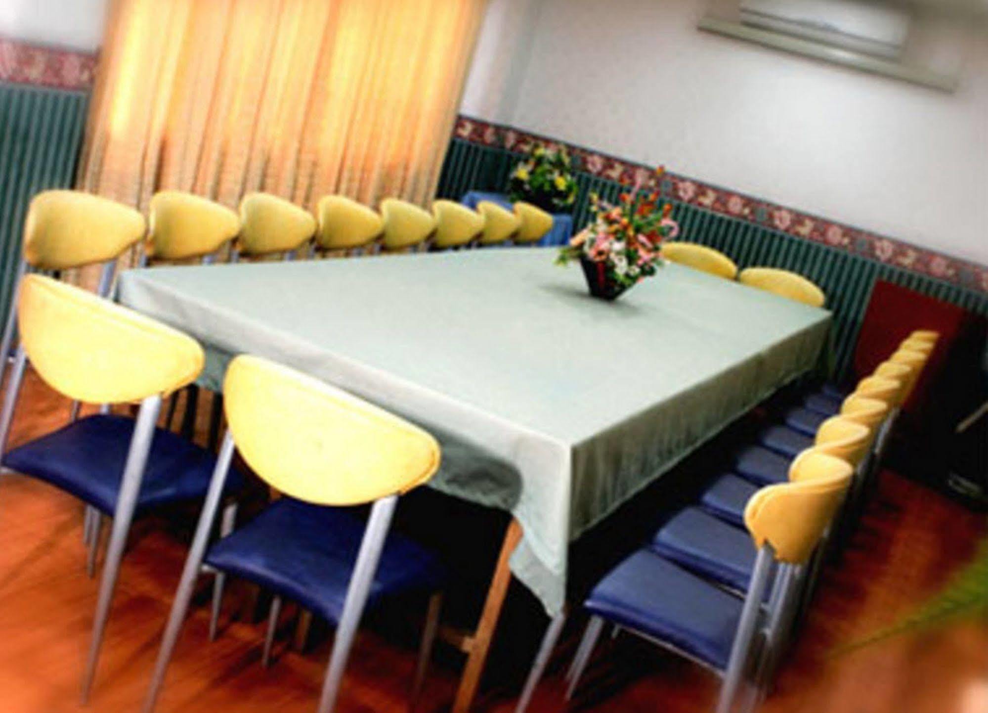 Crown Royale Hotel Balanga Extérieur photo